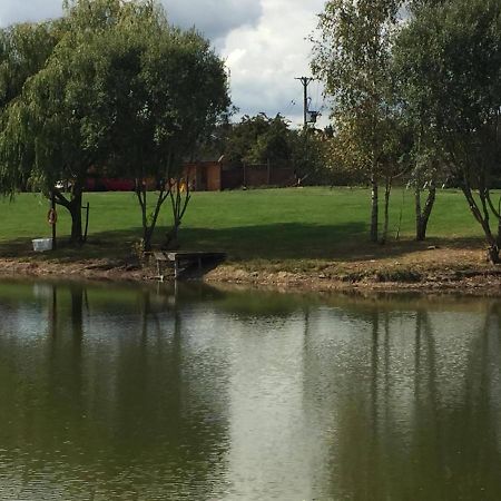 Elton Barn Fishery & Retreat Nottingham Luaran gambar